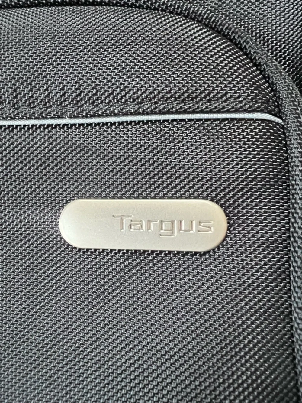 Targus rolling work bag. Black. Silver-toned hardware. - Picture 14 of 16